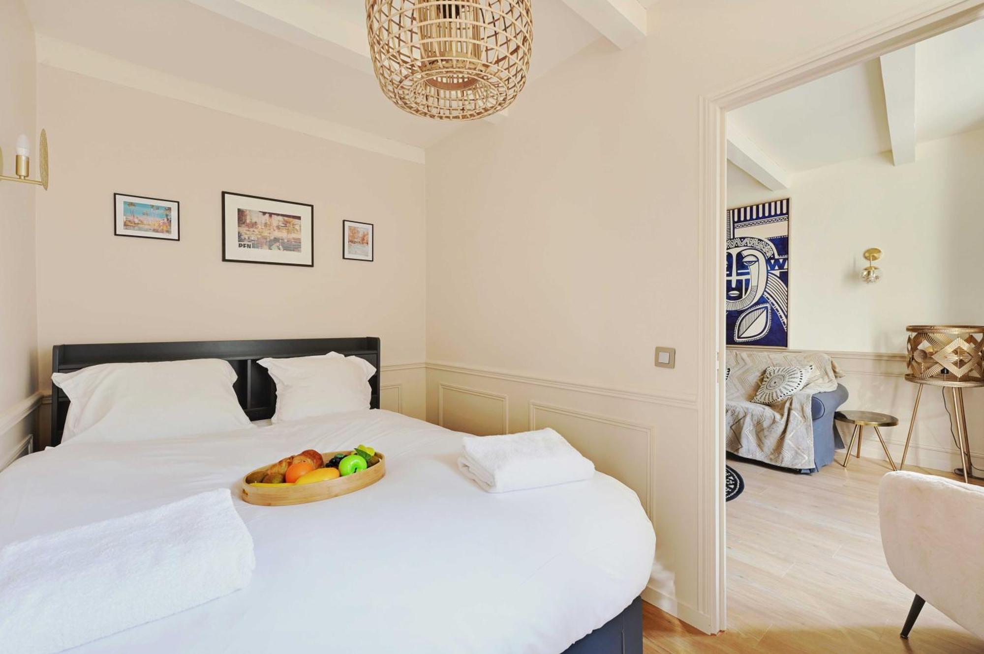 Beautiful 2br 4p Republique Temple Apartment *